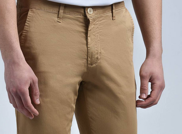 La scelta del pantalone: un dettaglio fondamentale per il tuo stile in primavera (e in estate).