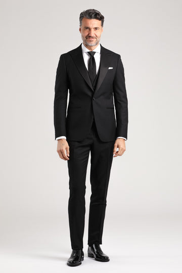 Drop 7 elegant suit with shiny peak lapel and matching waistcoat