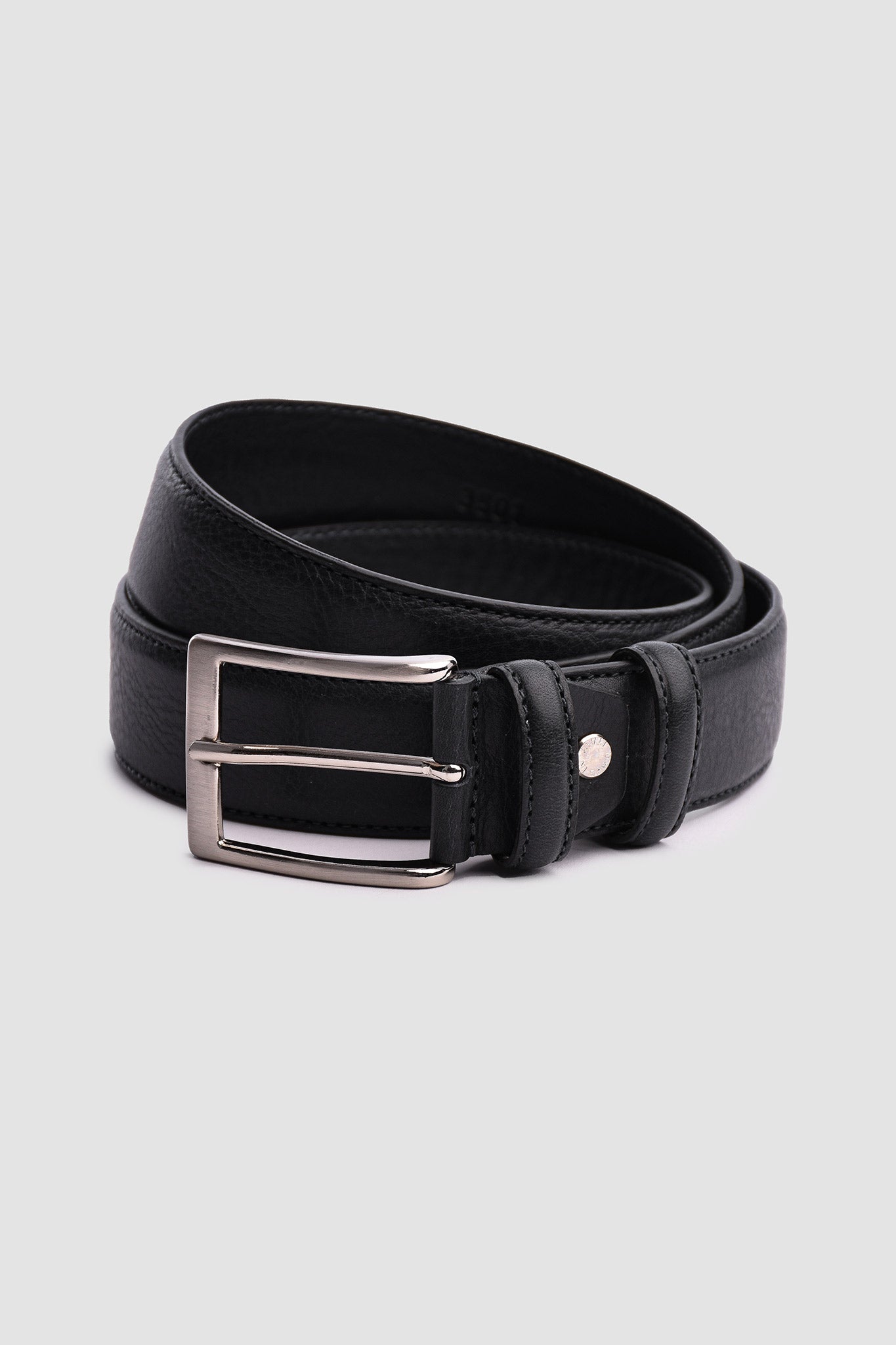 Hammered leather belt