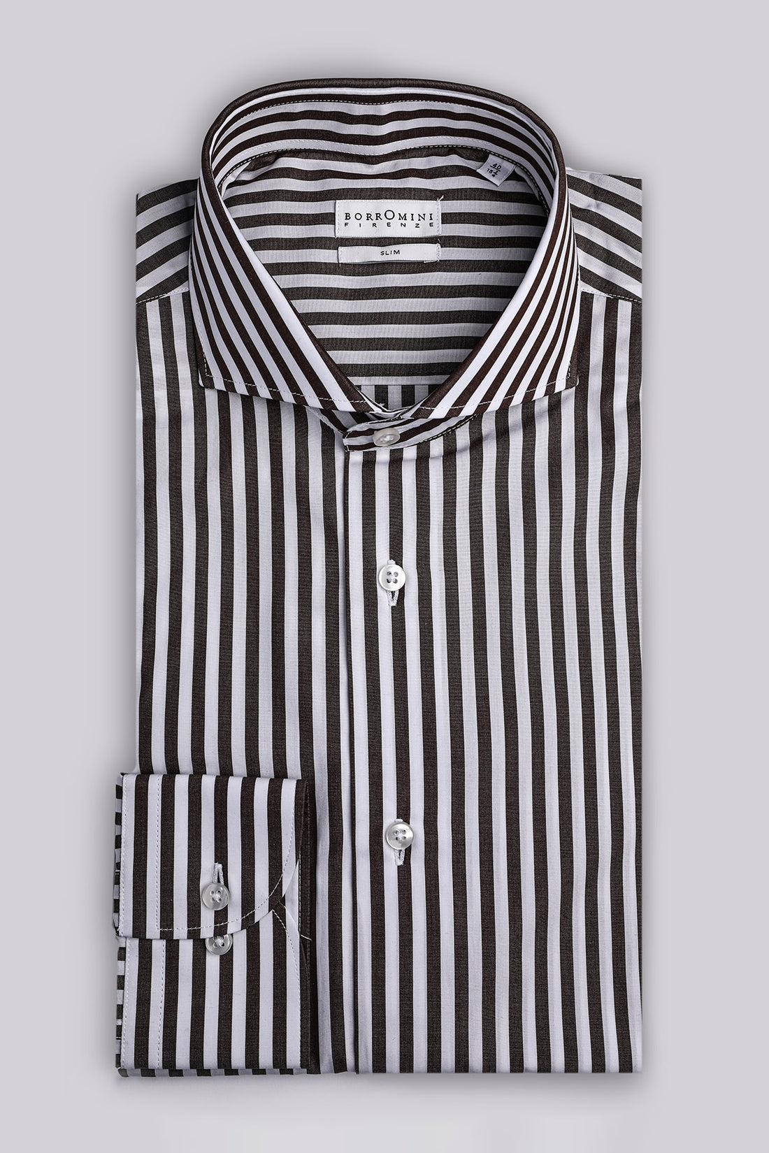 Camicia a righe verticali marrone