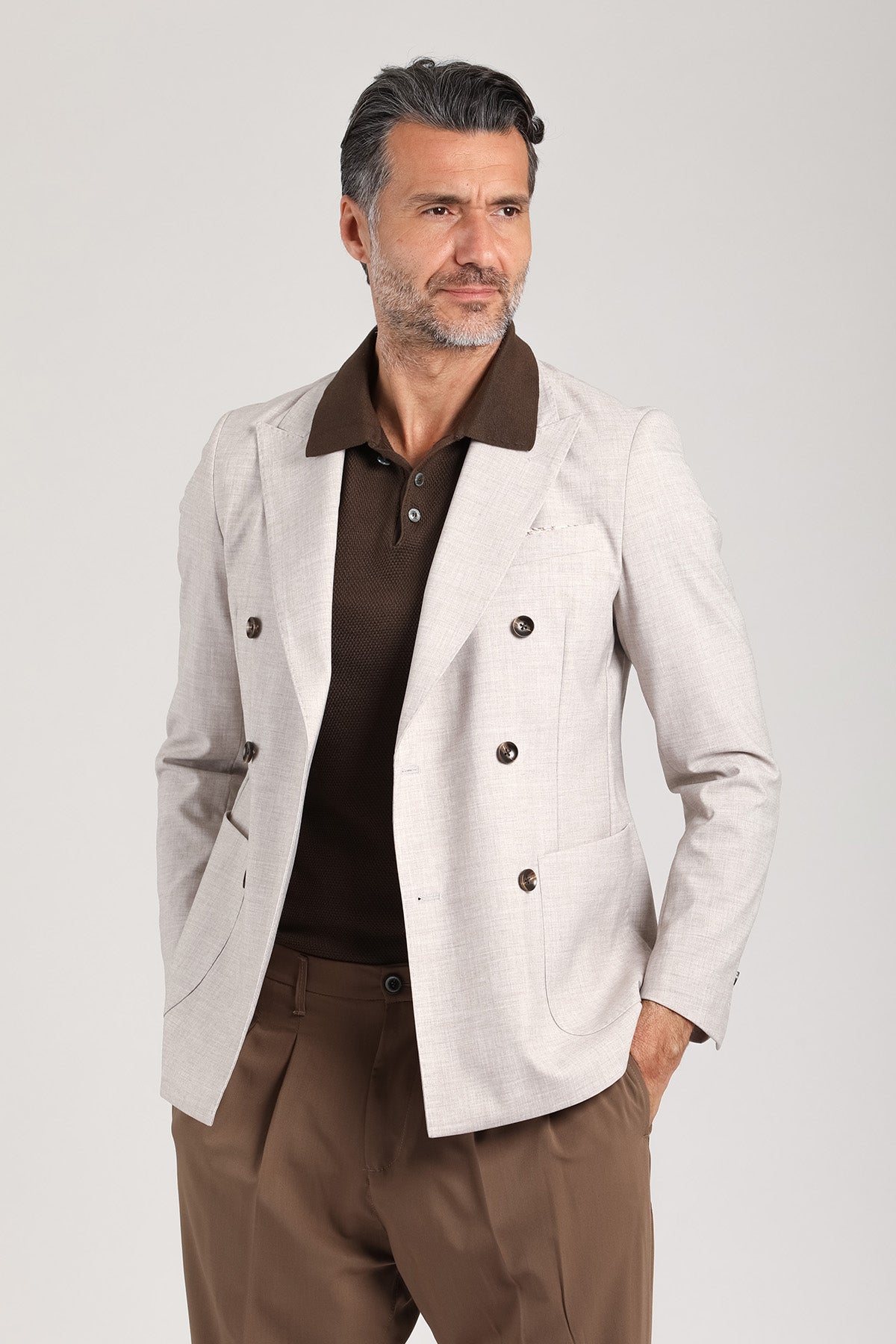 Giacca doppiopetto con rever a lancia