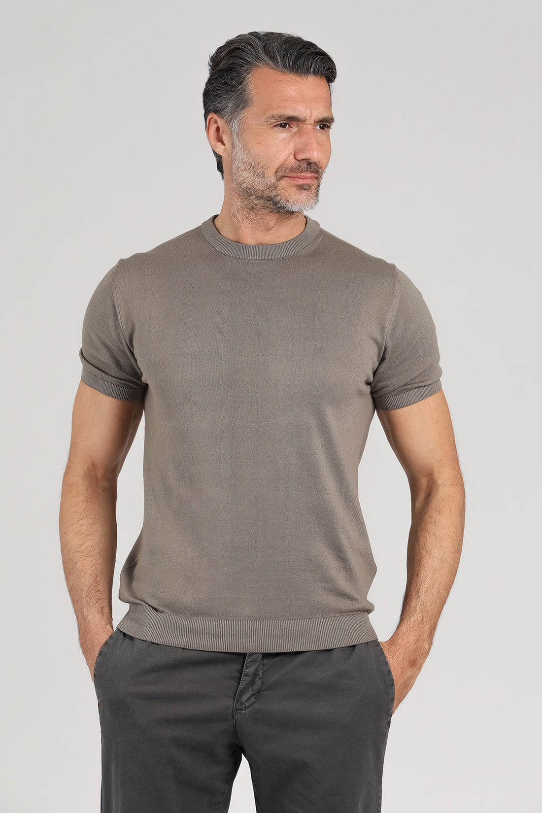 Maglia girocollo a manica cortacolor fango