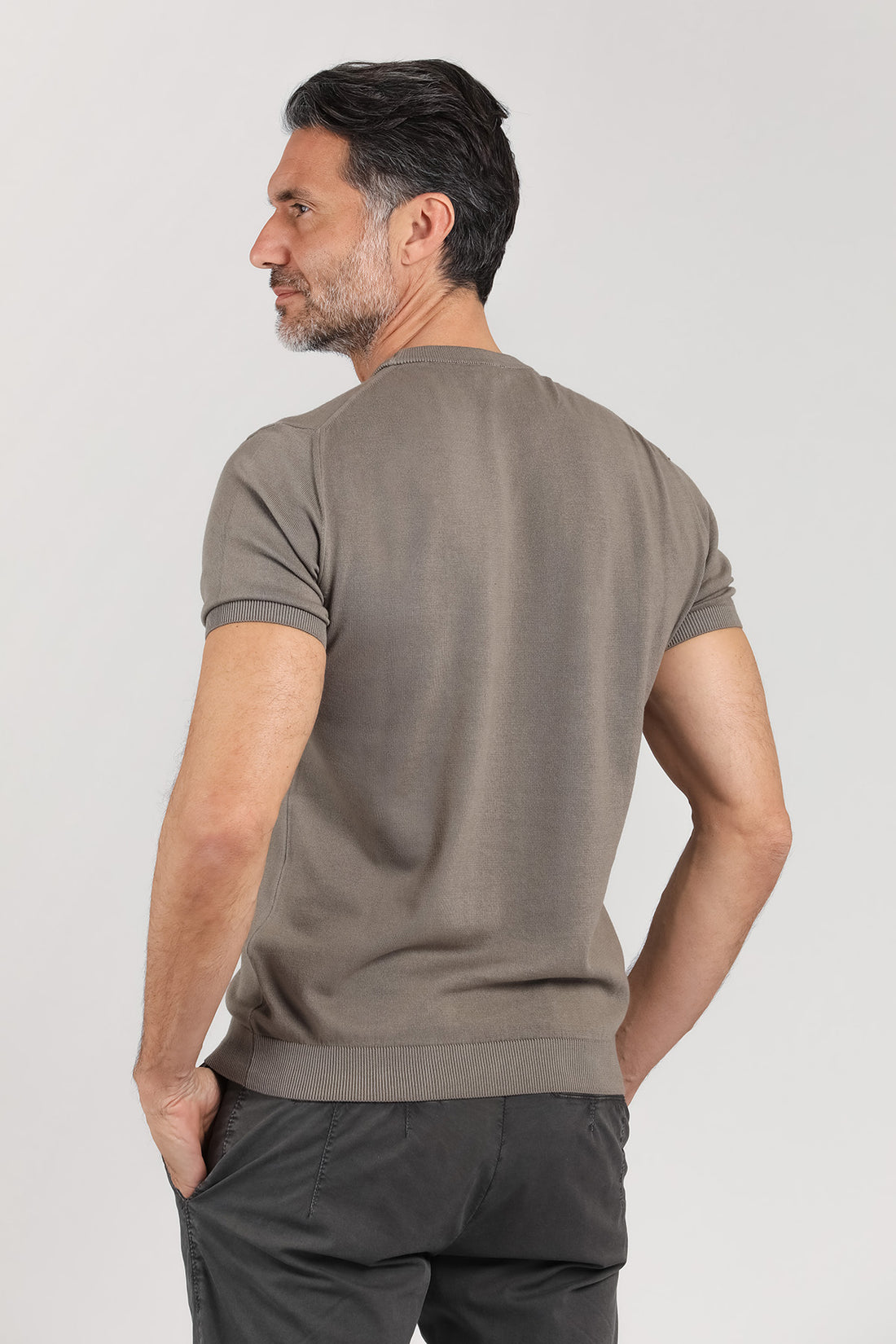 Maglia girocollo a manica cortacolor fango