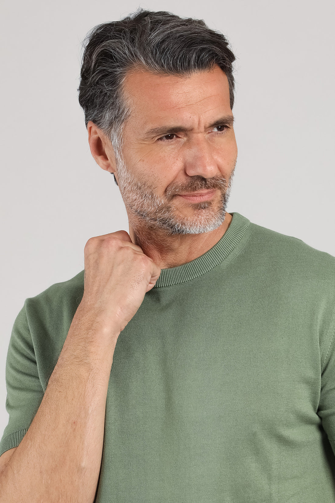 Maglia girocollo a manica corta color verde militare