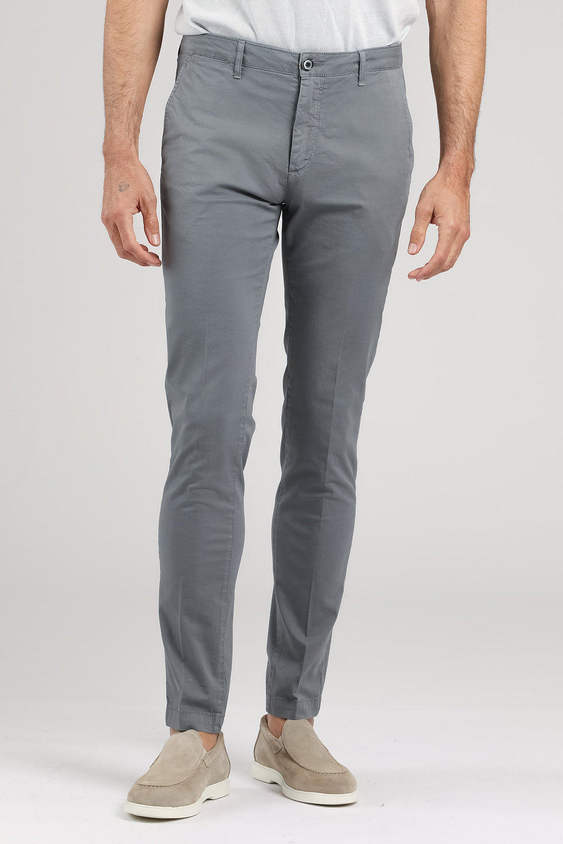 Pantalone chino tinto basic grigio
