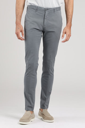 Pantalone chino tinto basic grigio