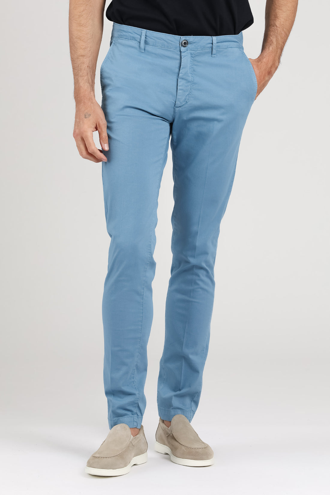 Pantalone chino tinto basic color polvere