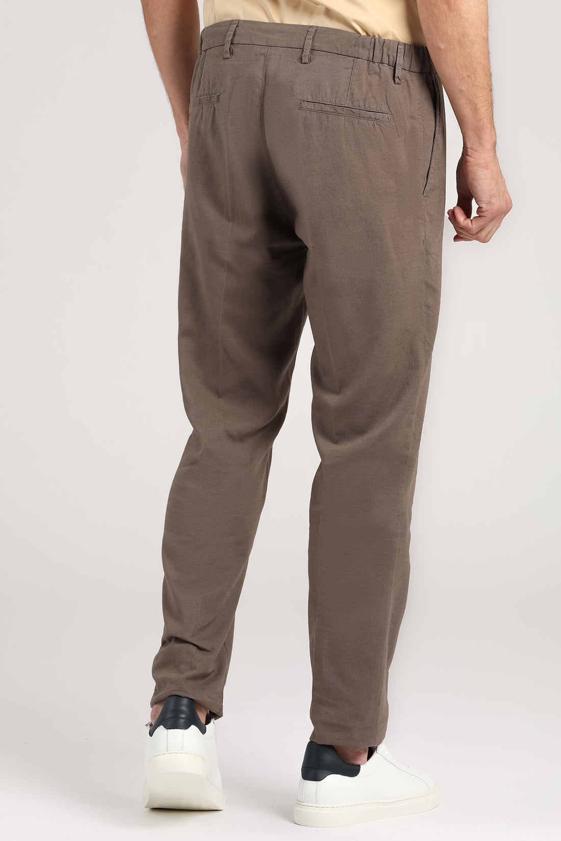 Pantalone di lino color fango da uomo