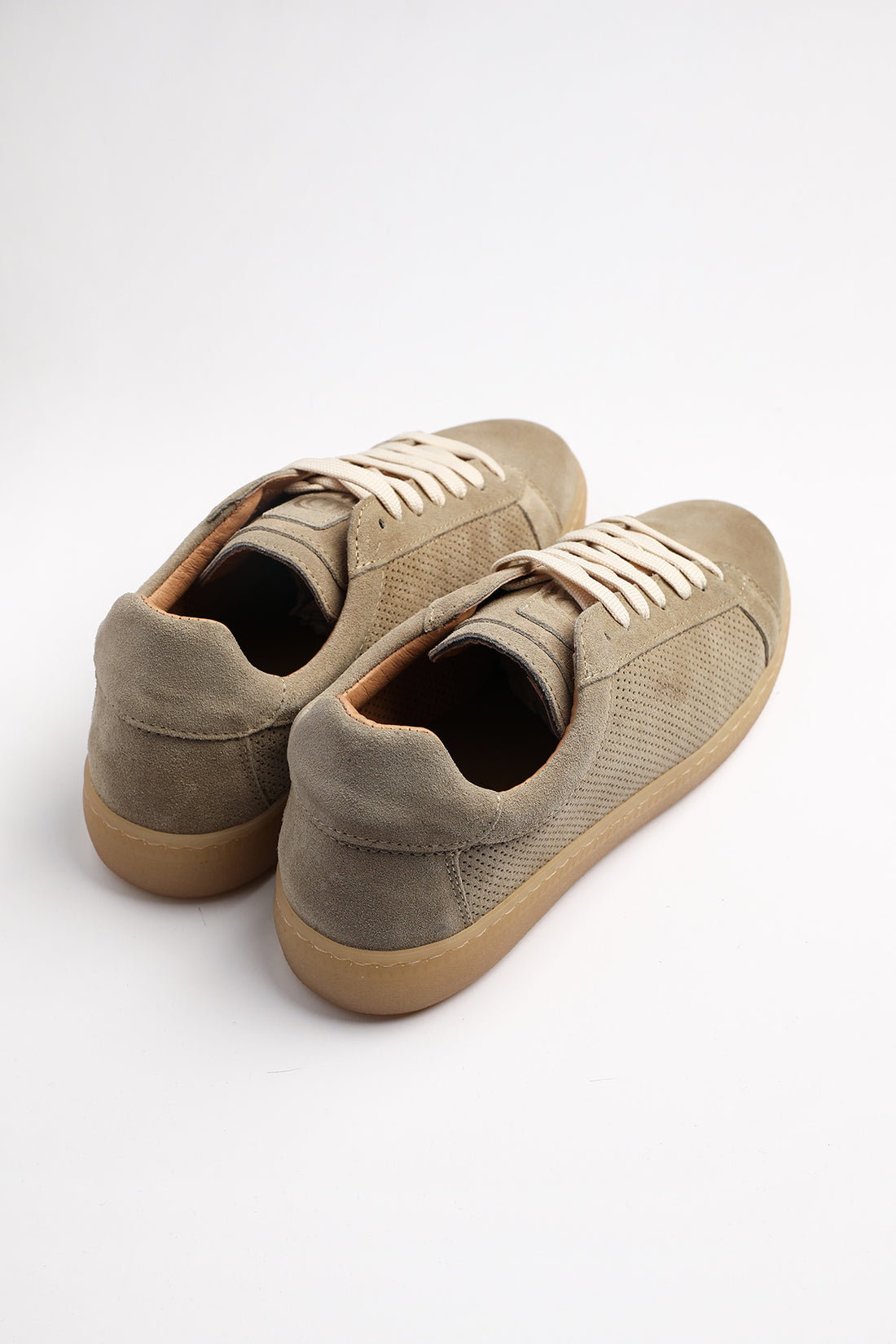 Sneakers in camoscio microforato beige