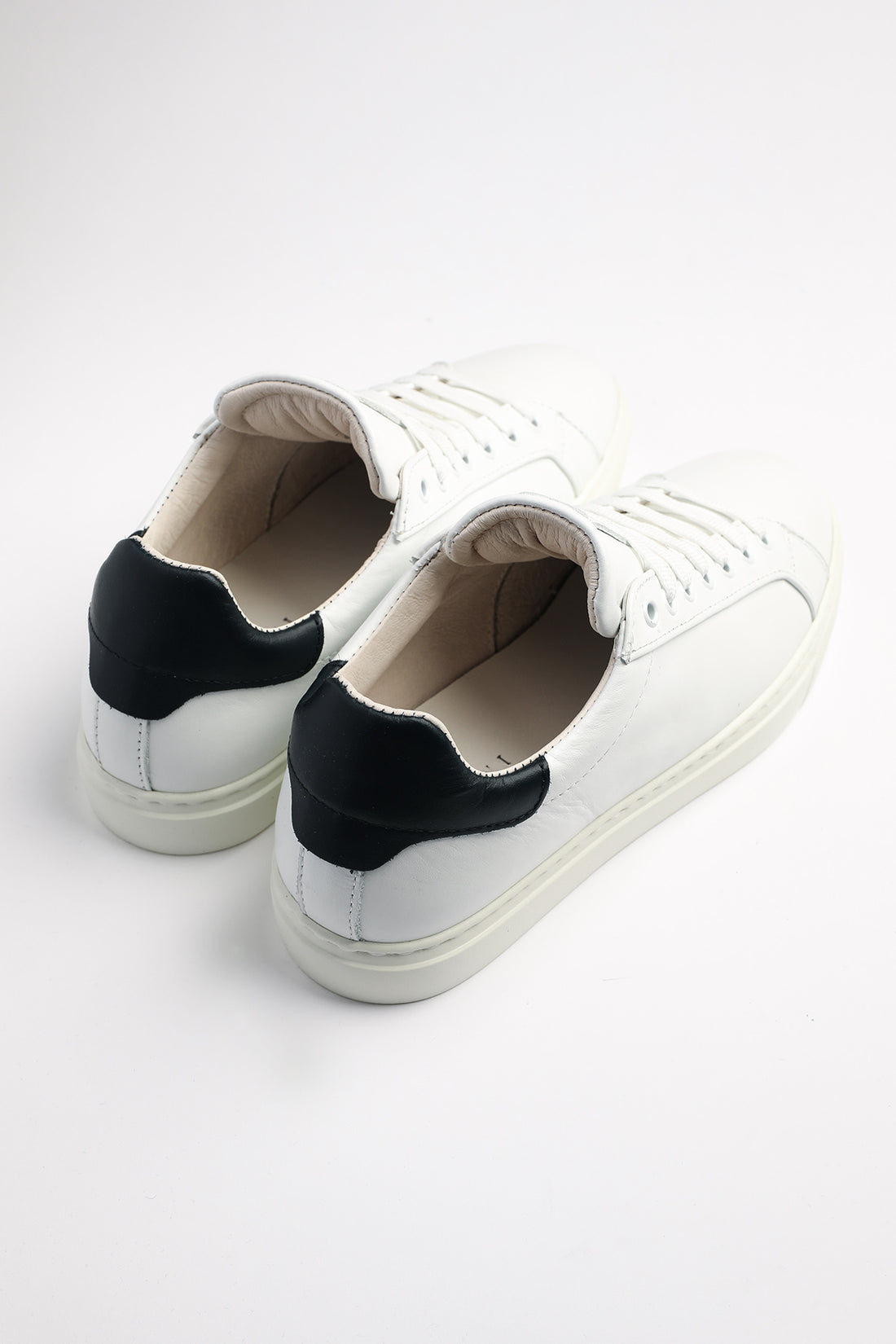 Sneakers in pelle bianca da uomo