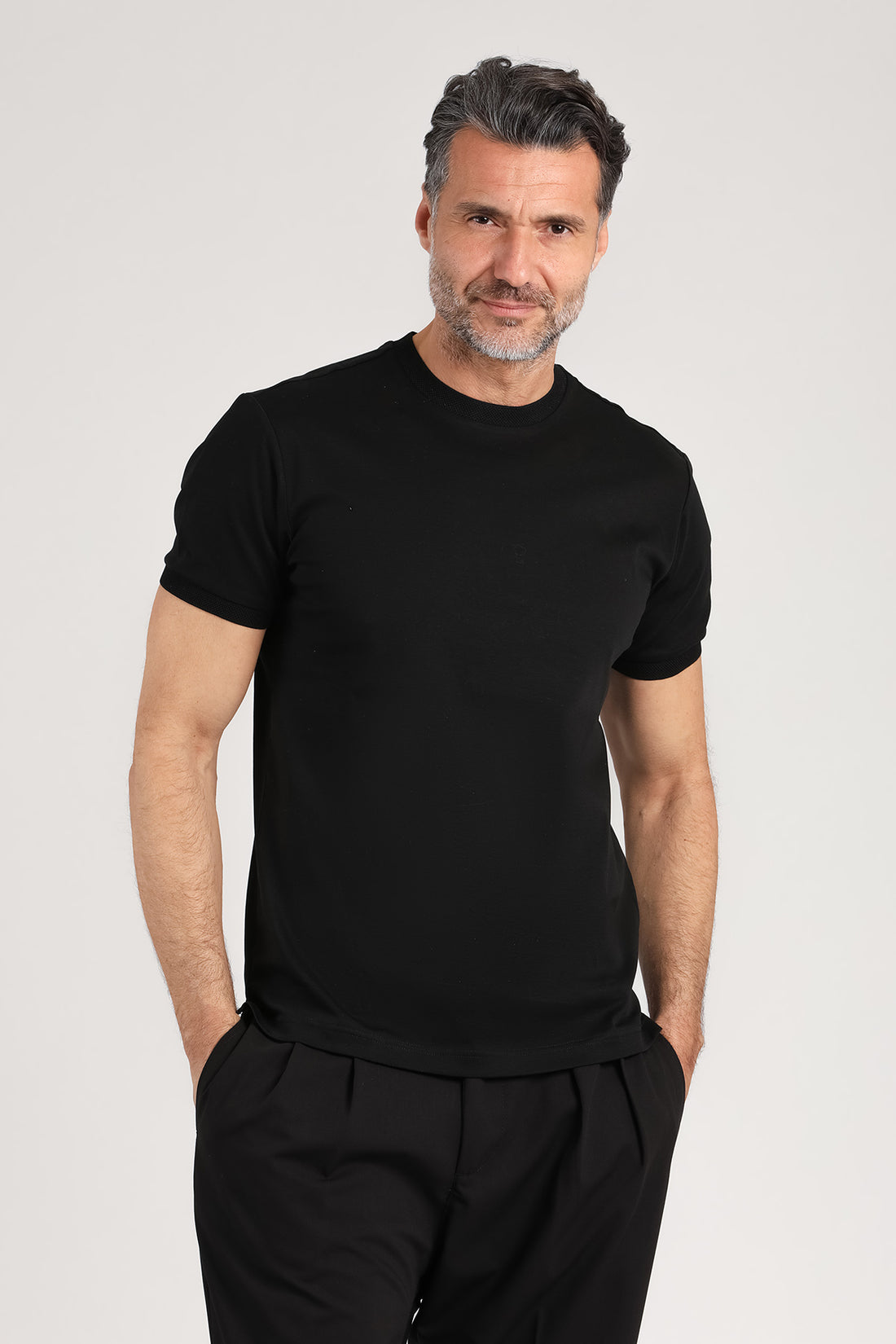 Maglia girocollo a manica corta nera