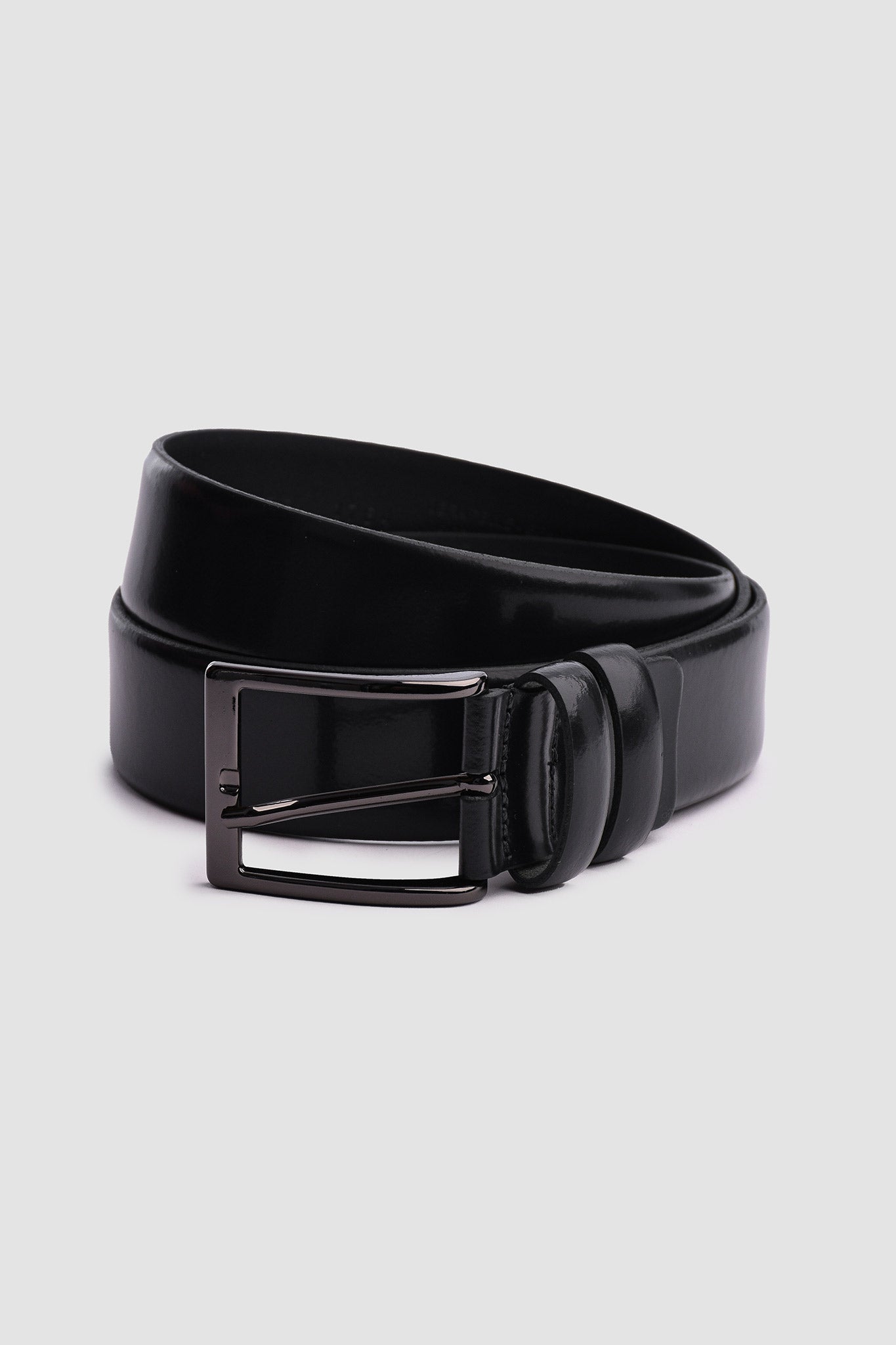 Smooth and semi-gloss leather belt