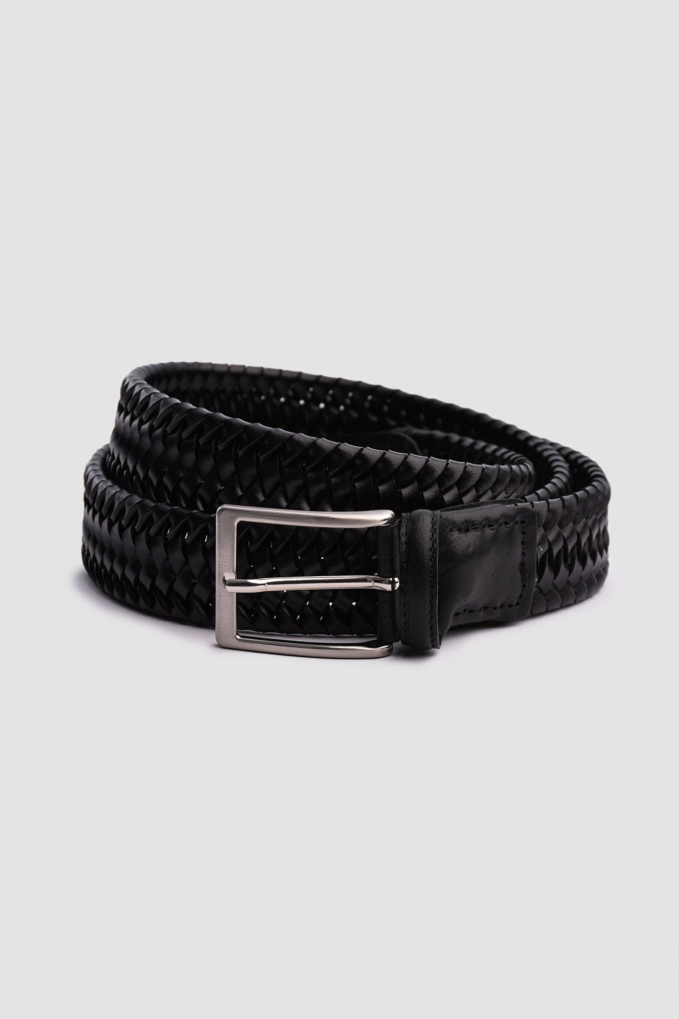 Cintura intrecciata ed elasticizzata in cuoio nera