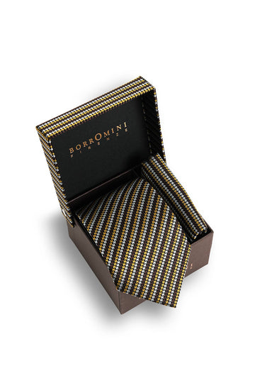 Silk tie with pocket square