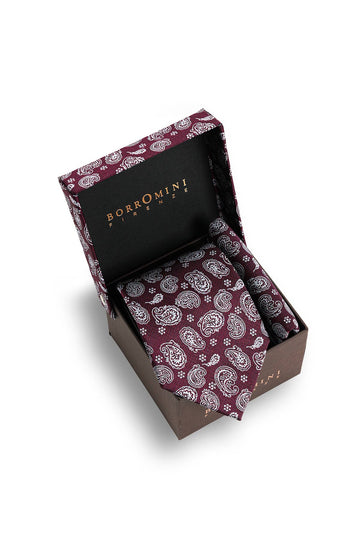 Silk tie with pocket square