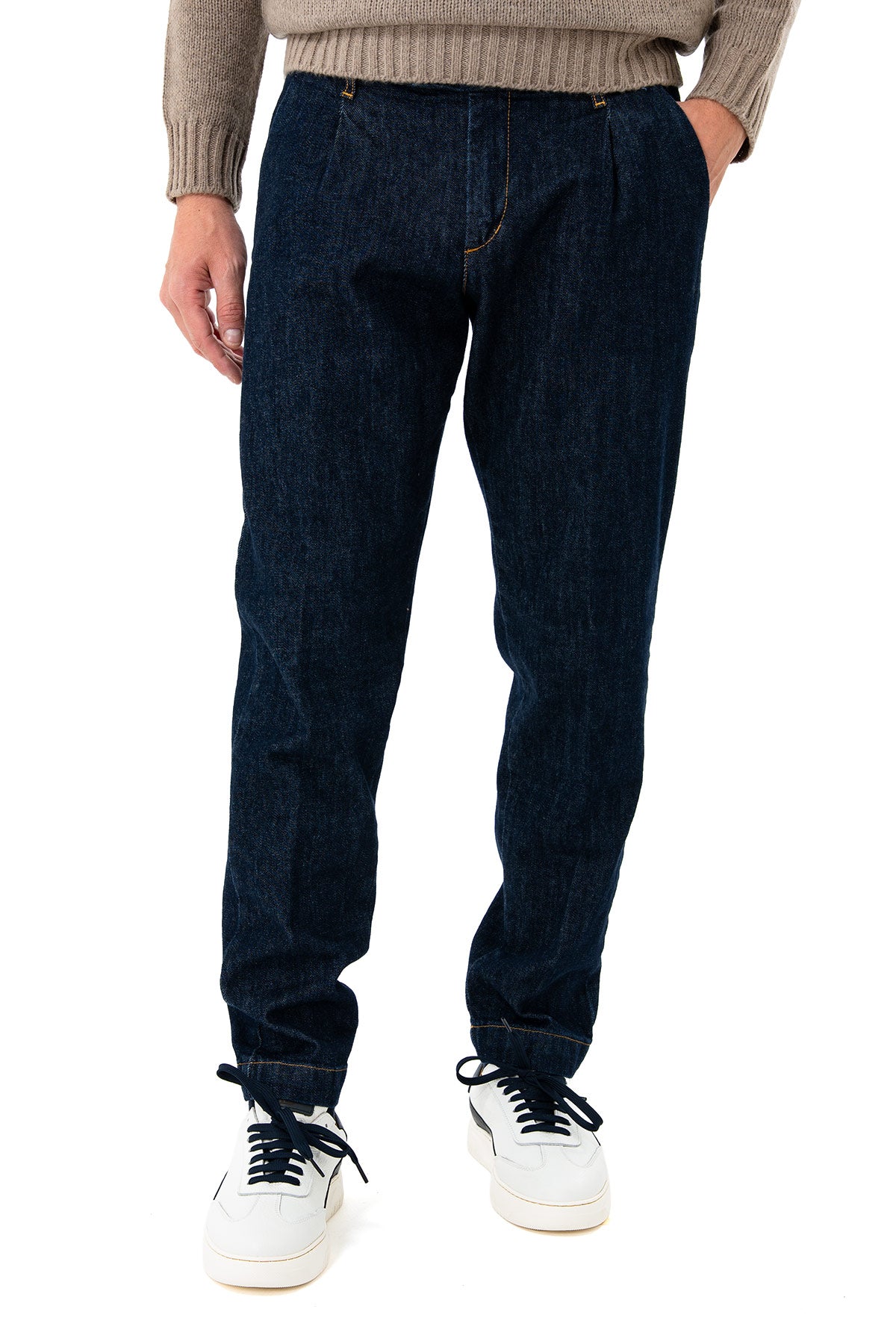 Jeans with welt pocket and back flap