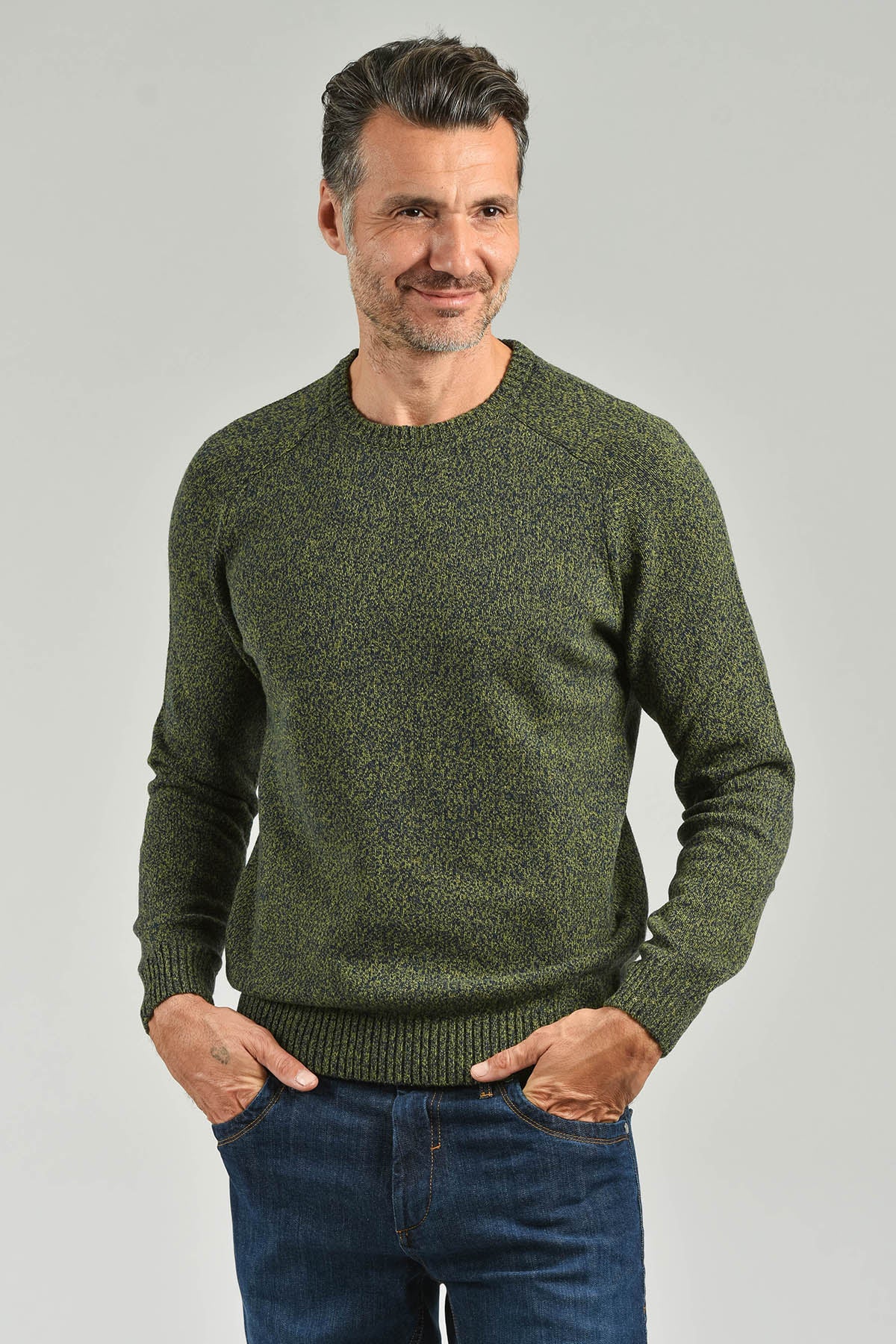 Maglia girocollo con lavorazione moulinè