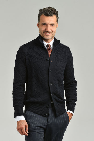 Cardigan with woven workmanship