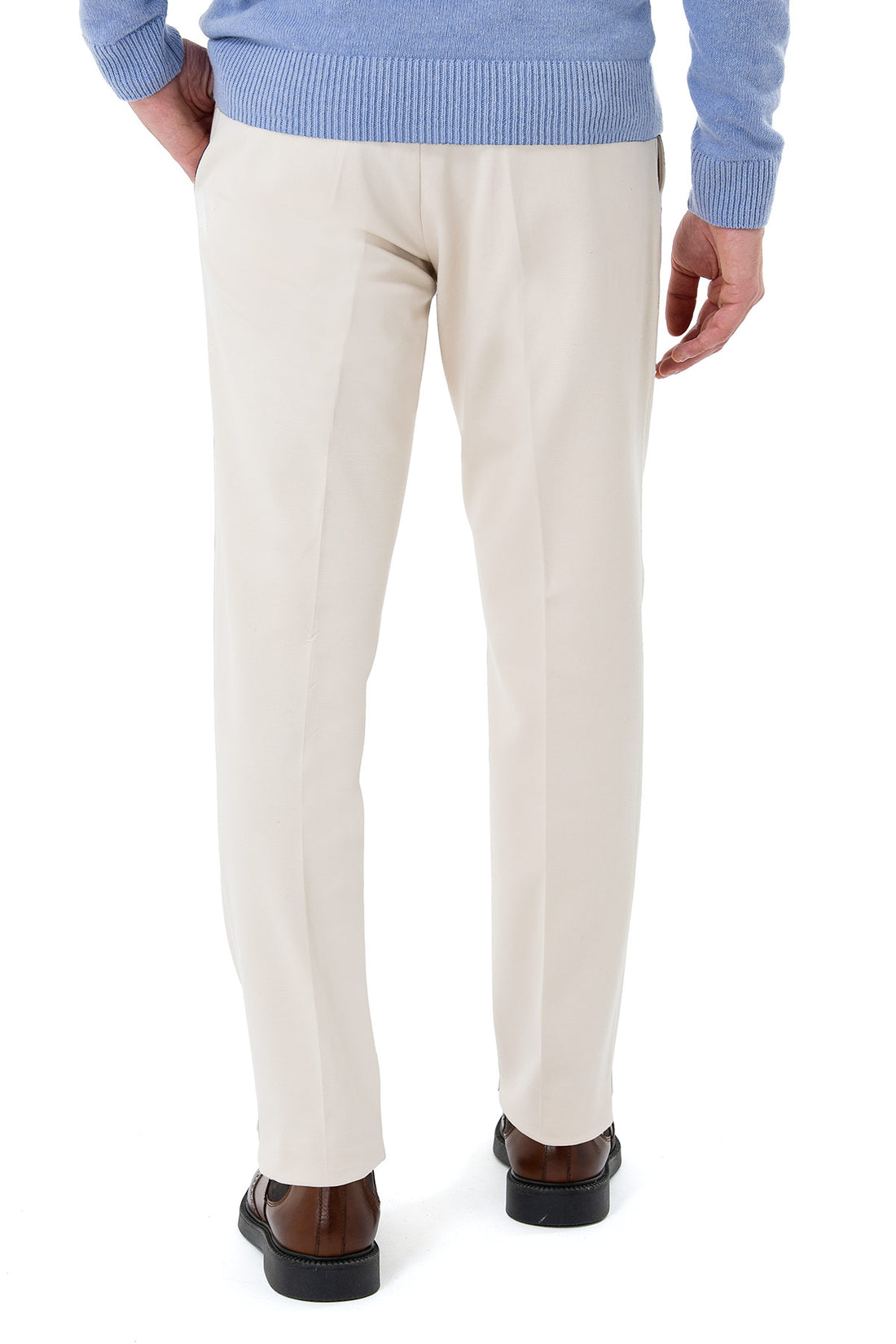 Trousers with front pleats