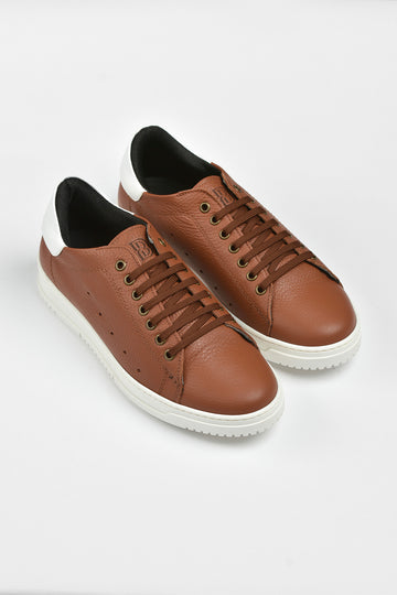 Leather sneakers in tan