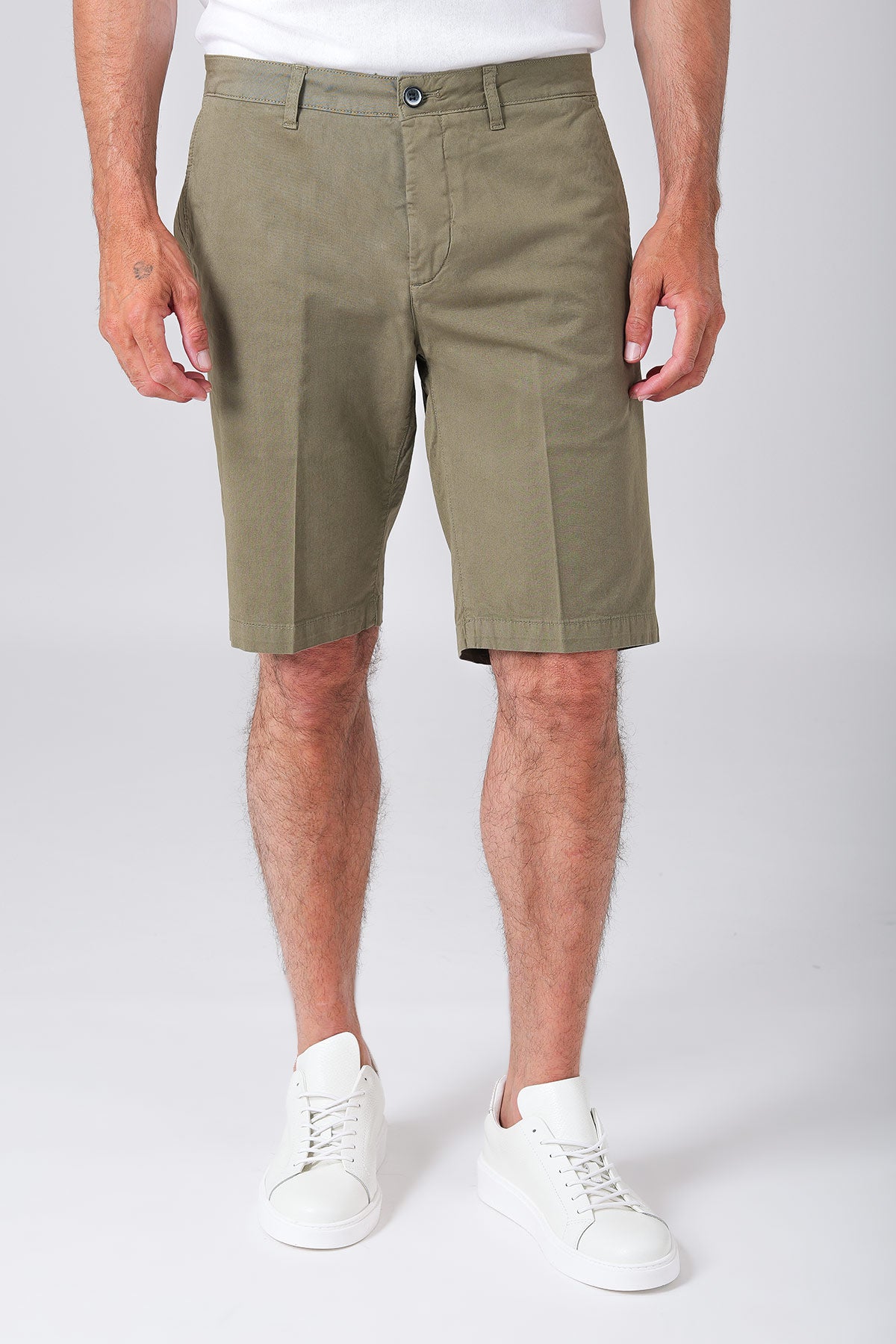 Front view of basic stretch cotton bermuda shorts in military green