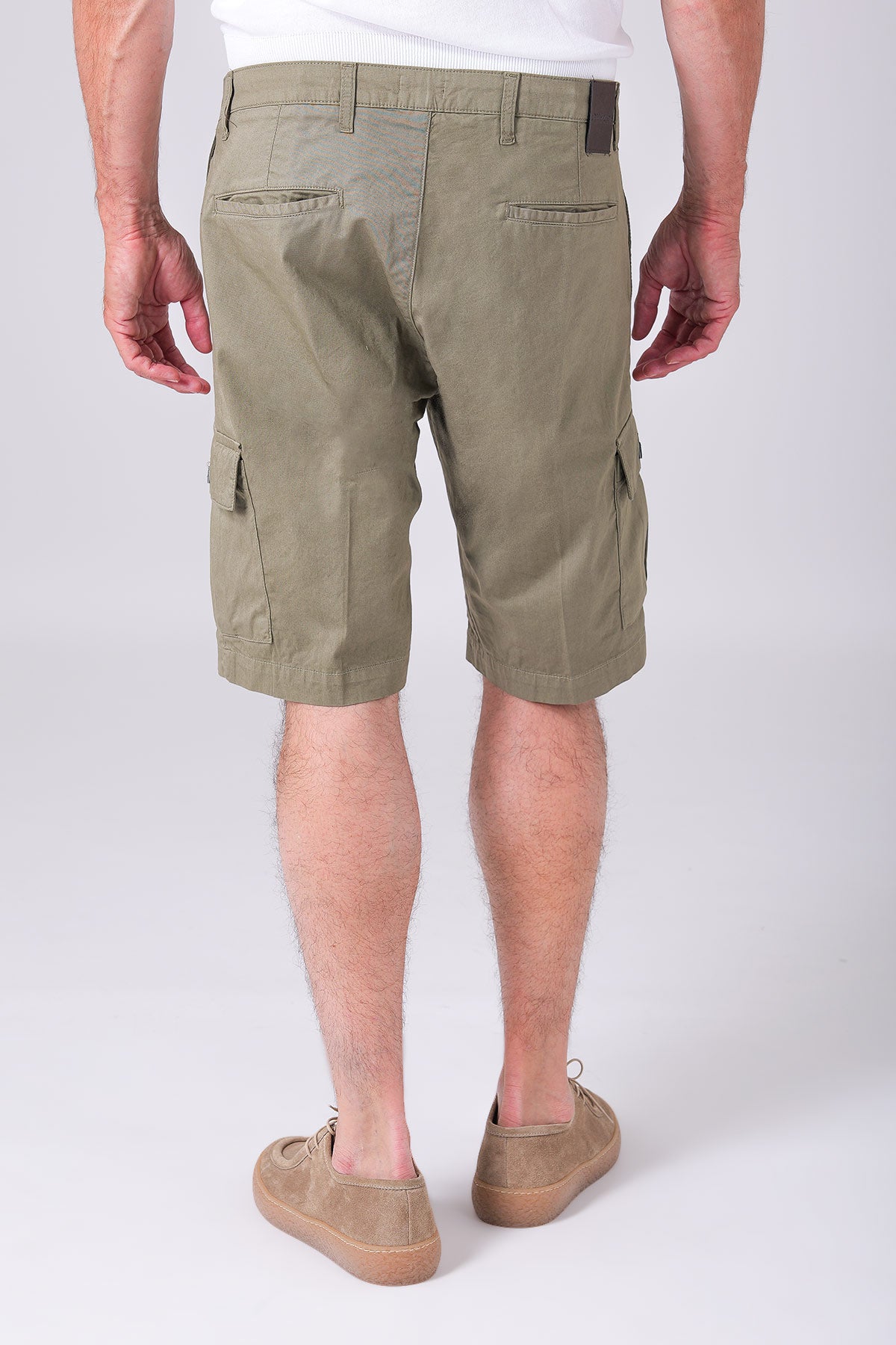Cotton twill cargo shorts with a slight stretch in military green - back view