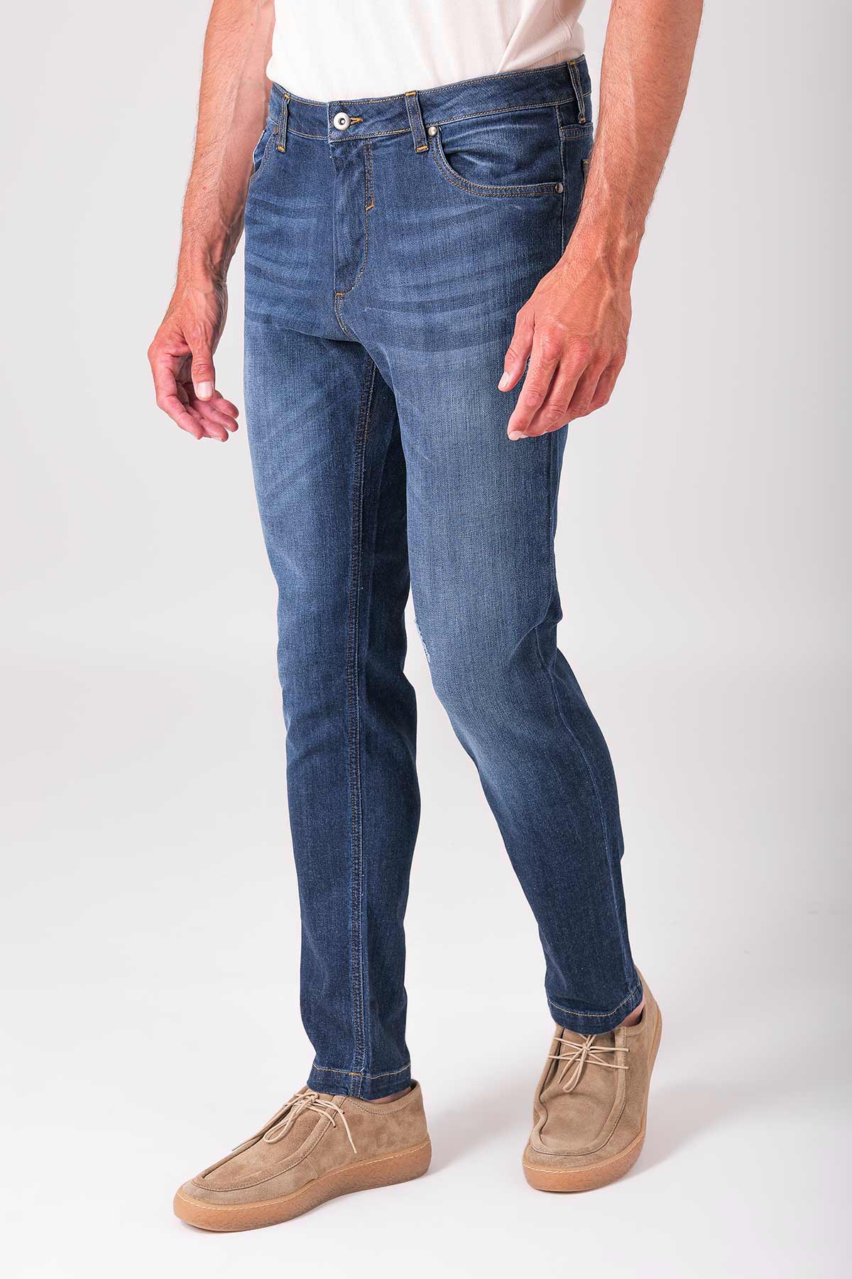 Jeans cinque tasche in cotone elasticizzato - Denim scuro - vista laterale