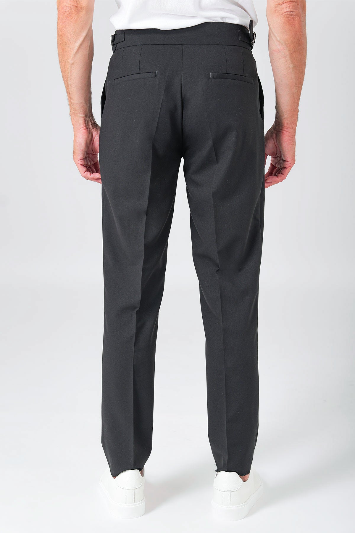 Pantalone a vita alta con fibbia - Nero - vista posteriore