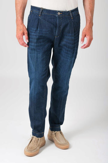 Pantalone in denim scuro con pence - Denim scuro - vista frontale