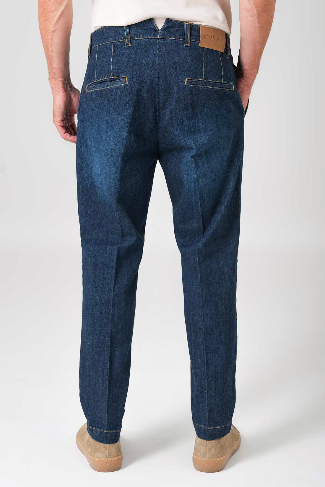 Pantalone in denim scuro con pence - Denim scuro - vista frontale