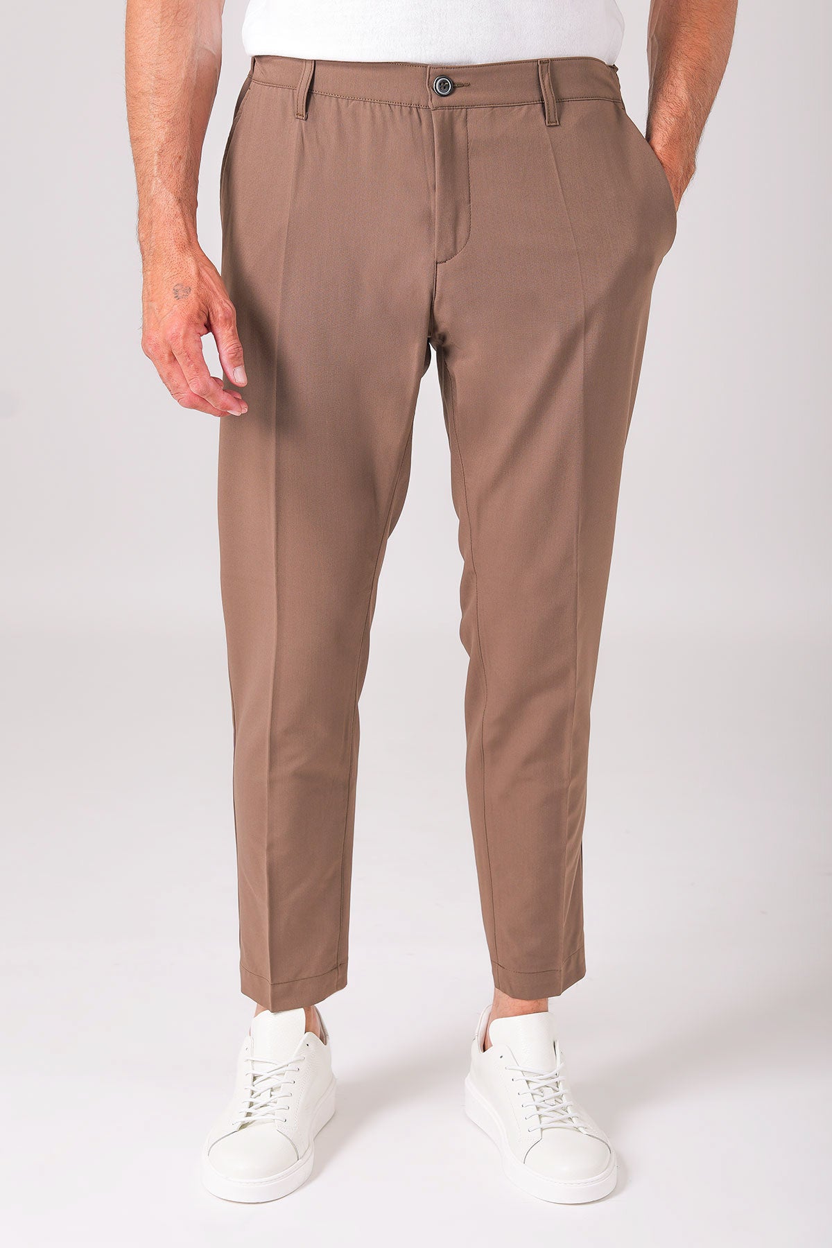 Pantalone relax con elastico in vita - Fango - vista frontale
