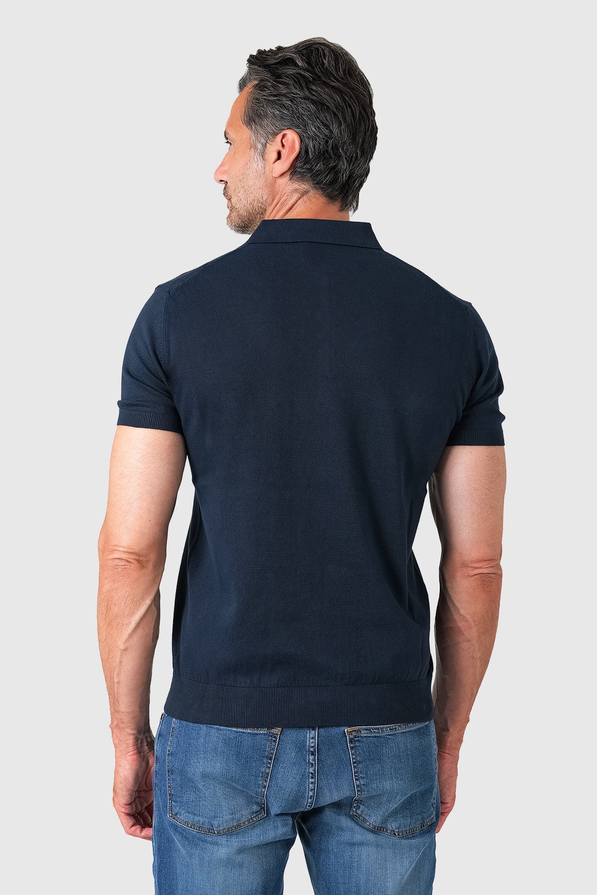 Short-sleeve cotton polo in navy blue - rear view