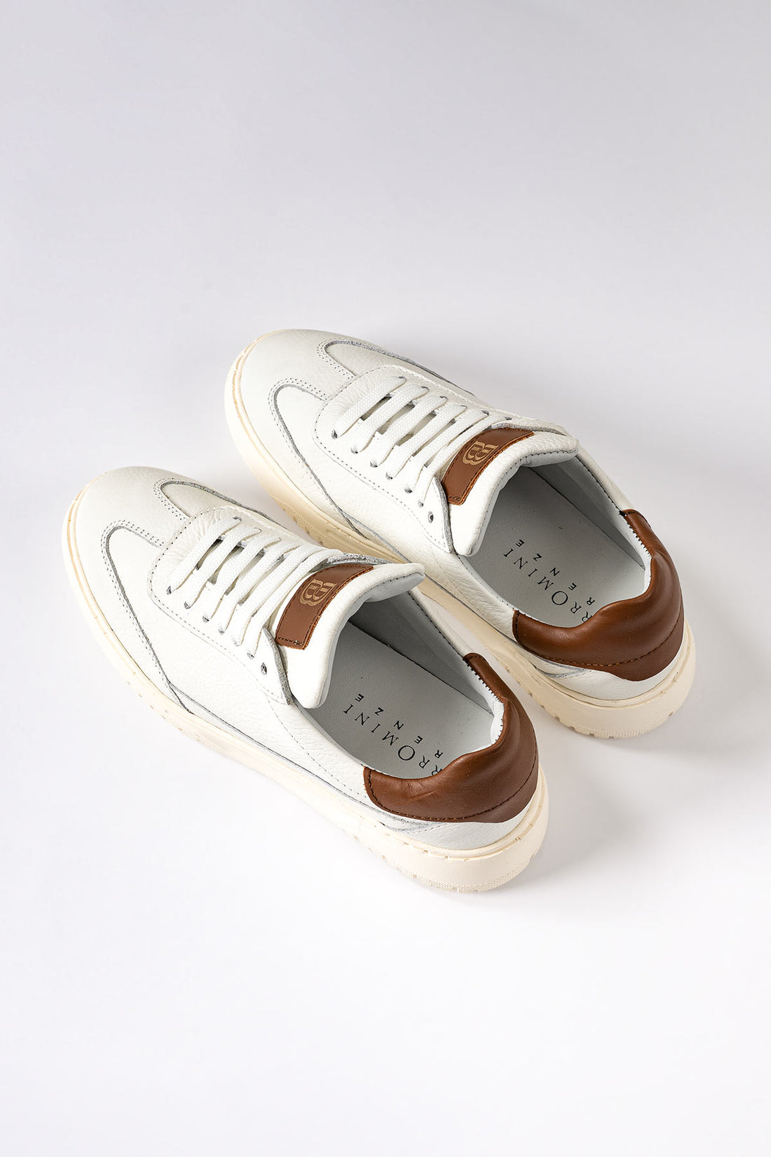 Sneakers in Pelle Blu con Suola Chiara - Bianco - vista laterale