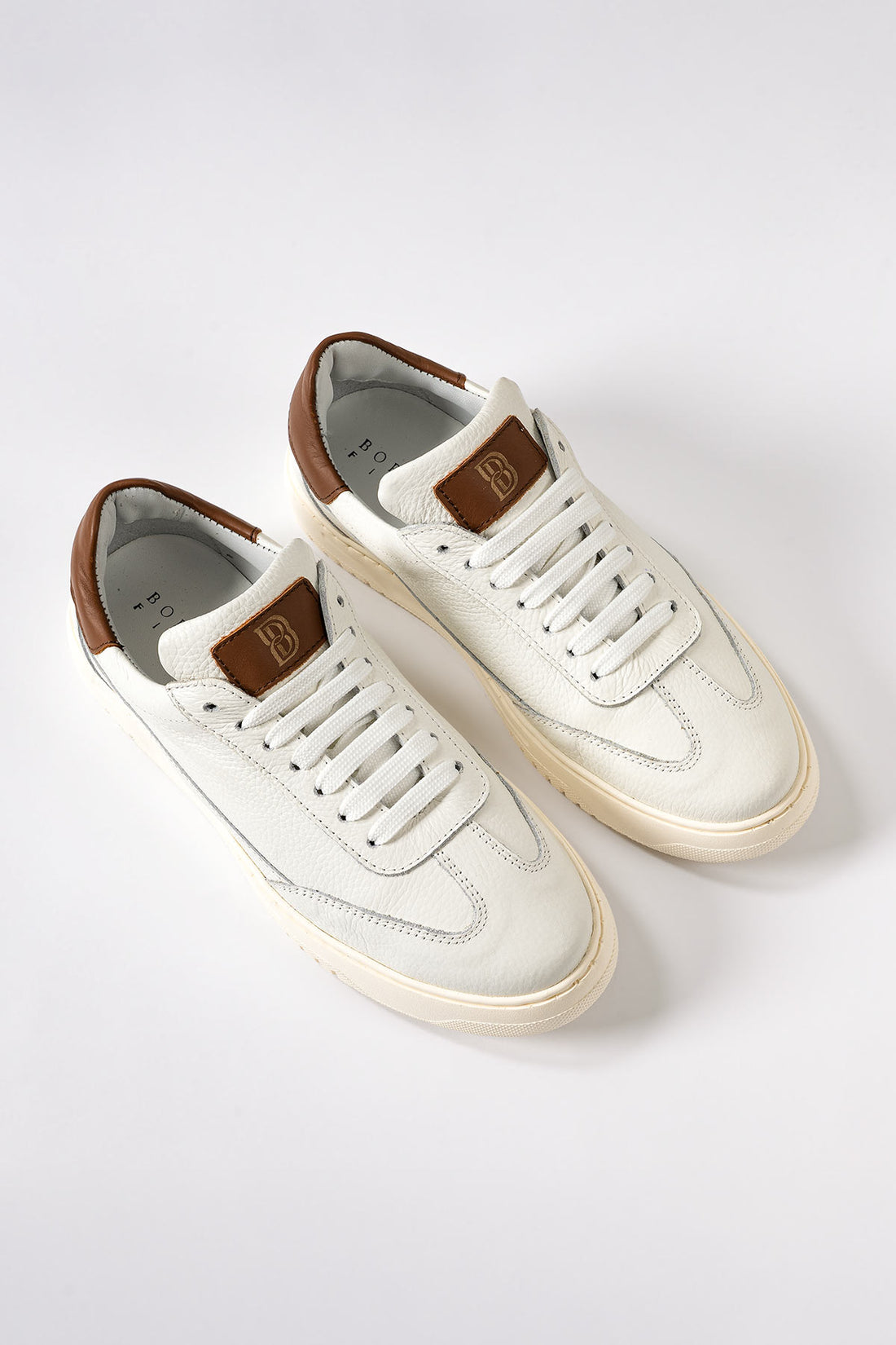 Sneakers in Pelle Blu con Suola Chiara - Bianco - vista laterale