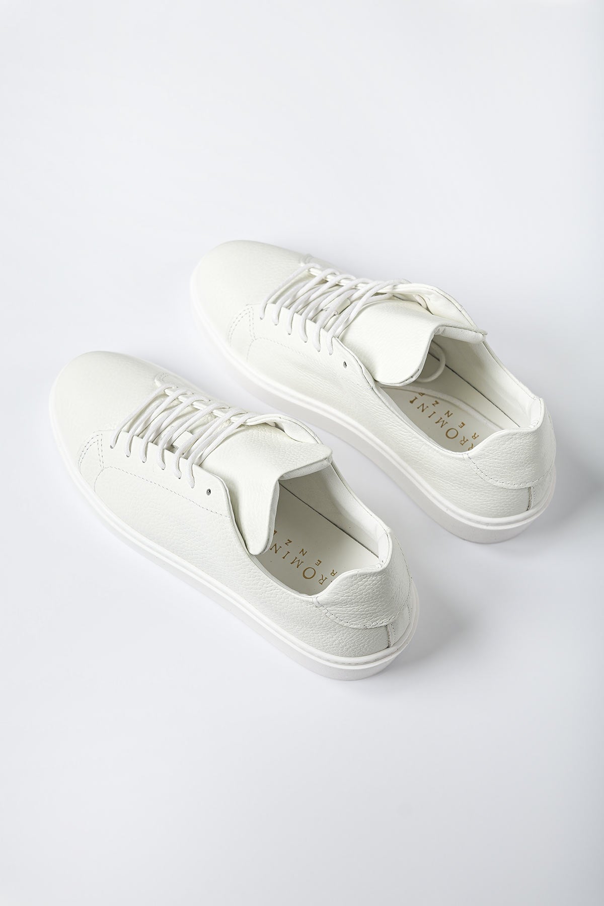 Sneakers in pelle bottolata - Off-white - vista posteriore