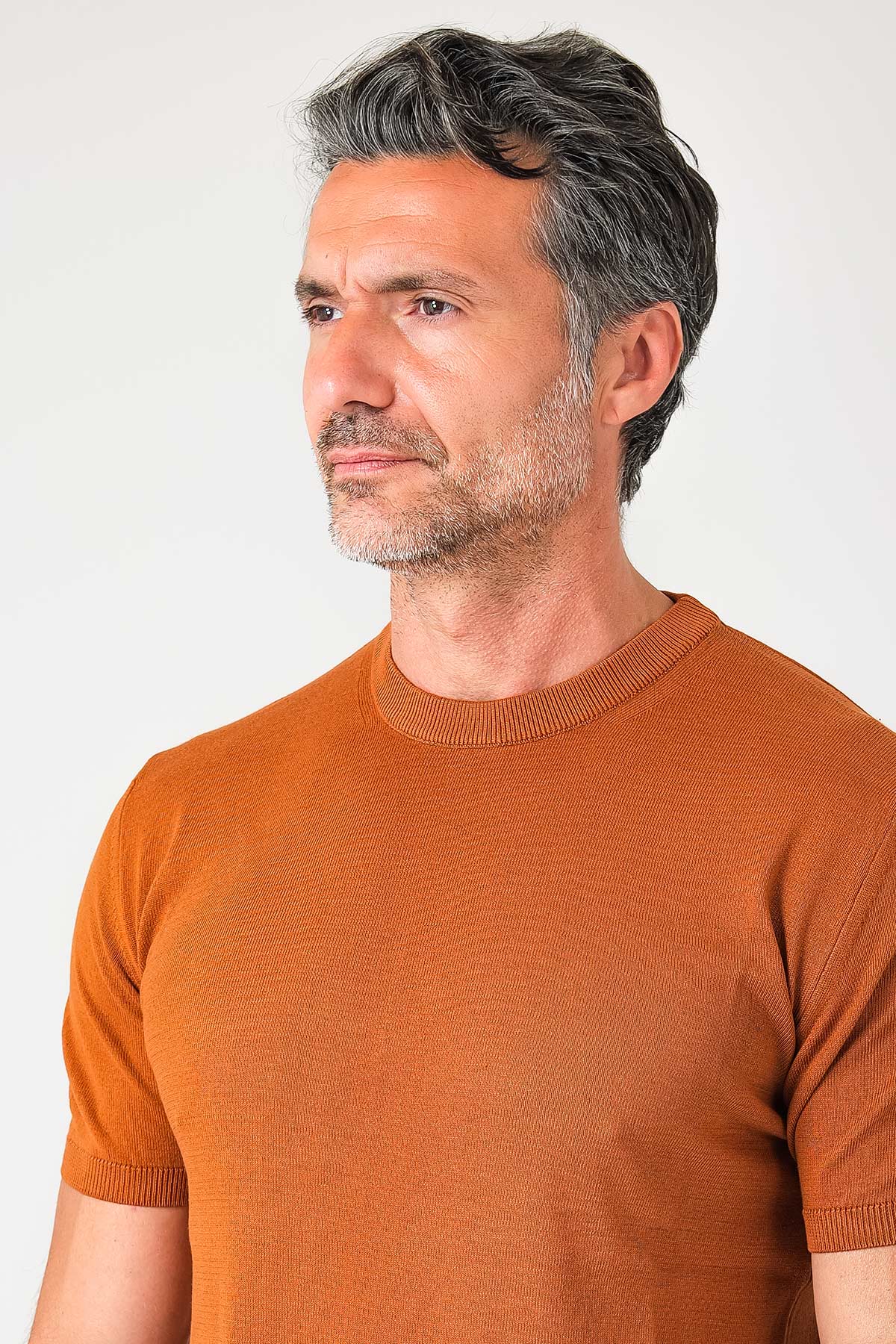 T-shirt girocollo in maglia di cotone - Cacao - vista frontale